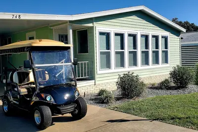 Image de Gas Golf Cart Great Location COMPLÈTEMENT RÉNOVÉ
