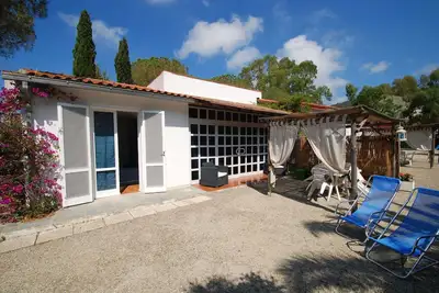 Image de Appartement de vacances moderne avec jardin, climatisation et Wi-Fi