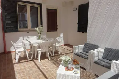 Image de Appartement climatisé dans un endroit central près des plages avec terrasse