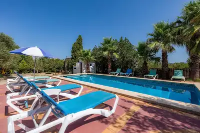 Un cadre tranquille dans les terres avec piscine - Villa Can Garba