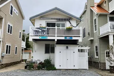 Image de Central A/C, Off-Street Parking & More!
