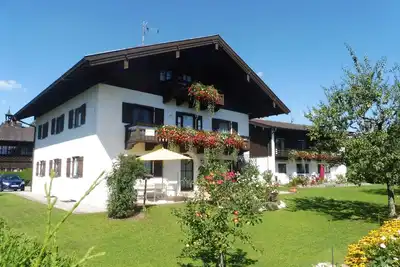 Image de Appartement de vacances Wennesz 2 sur le lac Chiemsee avec balcon orienté sud et Wlan