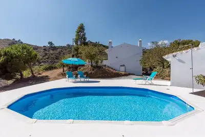 Image de Maison andalouse avec piscine et terrasse sur le toit \"L'amour sous les étoiles\"