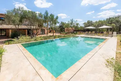 Image de Fantastique maison de campagne Can MadĂs avec piscine, jardin, terrasse et vue sur les montagnes