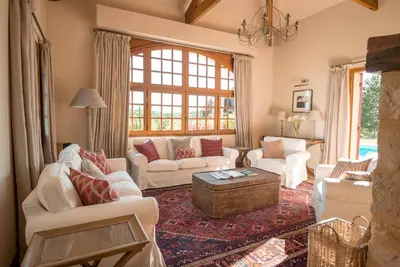Image de Maison de vacances 'La Maison' avec piscine chauffée, jardin et Wi-Fi