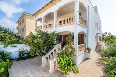 Image de Spacieux appartement Tobalu avec Wi-Fi, balcon, terrasse et jardin
