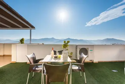 Image de Maison de vacances \"Mirador Del Guadalhorce\" avec vue sur lac, 2 terrasses privées et Wi-Fi