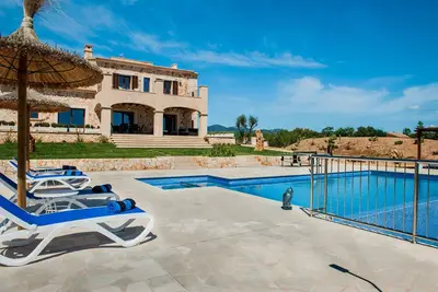 Image de Maison de vacances rurale \"Can Vadell\" avec piscine et jardin