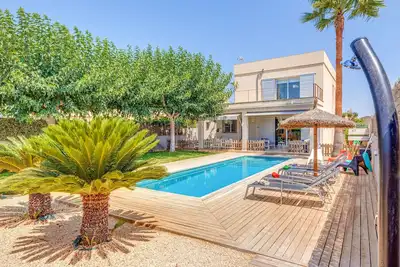 Image de Belle Villa Ronda EstaciĂłn avec Piscine, Terrasse, Jardin, Wi-Fi & climatisation ; Parking disponible dans la rue