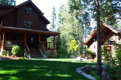 Image de Stunning Private Compound with Hot Tub, Lake Access, Flat Lawn, Ski in\/out
