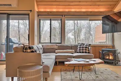 Image de Maison de ville Loon mise à jour avec vues Mtn et navette de ski!