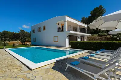 Belle villa \"Can Roig\" avec WiFi, jardin, balcon, terrasses et piscine