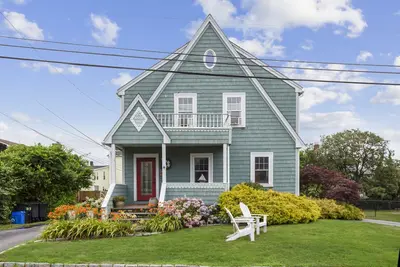 Image de Belle vue sur l'océan à quelques pas de la digue et de la plage de la ville