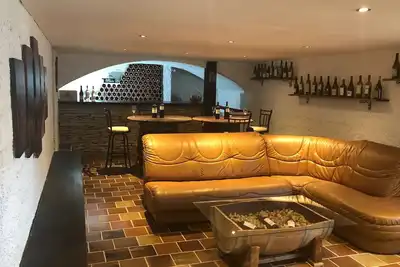 Image de Logement Dans Notre Appartement Sur Le THÈME Cave A Vin Au Coeur De La Garrigue
