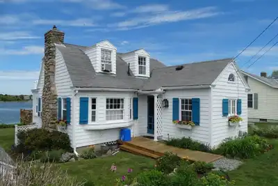 Image de Waterfront Cottage sur Pt. Judith Pond