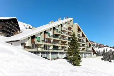 Agréable appartement pour 14 personnes avec Wifi, terrasse et vue panoramique