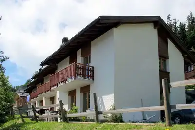 Agréable appartement dans une maison de vacances avec Wifi, Tv, terrasse, animaux admis et parking