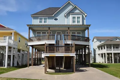 Image de 4 chambres en bord de mer situé au centre -Tradewinds