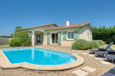 Image de Belle maison de vacances privée avec piscine privée, Wifi, Tv, terrasse, animaux admis et parking