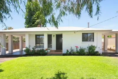 Image de Gale Street Retreat - Busselton This holiday property is all about the location and lifestyle