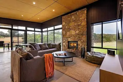 Image de Artisan Gunyulgup Luxe Lakeside Wellness Hideaway