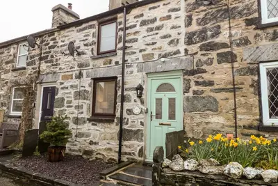 Image de Bwthyn Y Cwm, pet friendly, with open fire in Penmachno