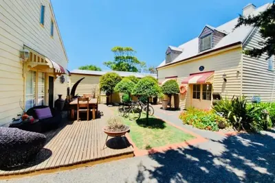 Image de Gowrie Guest House - Where hospitality meets the sea!