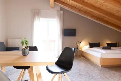 Image de Appartement joliment aménagé avec balcon et superbe vue sur la ville dans la Résidence