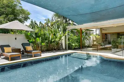 Image de La vie tropicale dans une villa familiale -4bed / 3bath / Pool