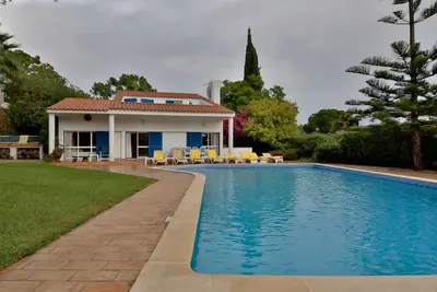 Image de Villa Quadradinhos 3q | 4 Bedrooms | Private Pool | Short Walk To The Praca | Vale Do Lobo