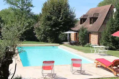 Image de Beautiful Perigordian house for 9 people with heated swimming pool Hautefort