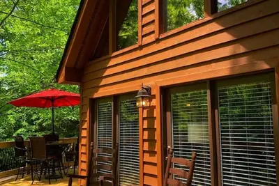 Image de Cabine-Prestige-Salle de bain privée séparée-Vue sur le bois-Firefly Cottage