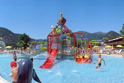 Image de Agréable appartement pour 6 personnes avec piscine, Wifi, Tv, balcon et parking