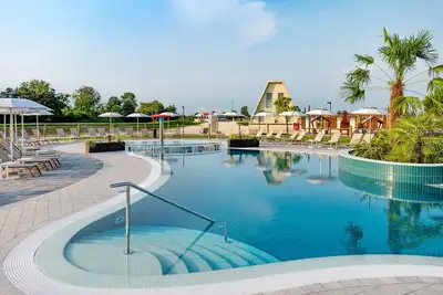 Image de Appartement dans une maison de vacances avec piscine, Wifi, climatisation, Tv, terrasse, parking