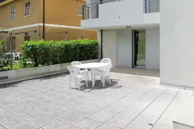 Image de Joli appartement pour 6 personnes avec climatisation, Wifi, Tv, terrasse, animaux admis et parking