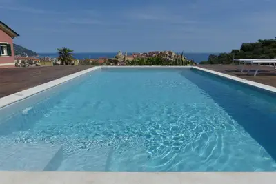 Image de Appartement avec terrasse, piscine vue mer grand jardin - park+ Wifi gratuits