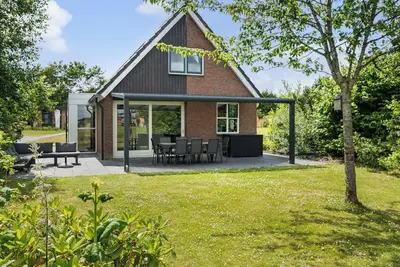 Image de Bungalow individuel pour huit personnes, entièrement équipé.