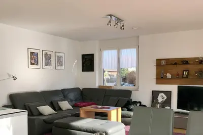 Image de Luxueux au 1er étage avec balcon sud ouest, ascenseur, 2 chambres, place de parking