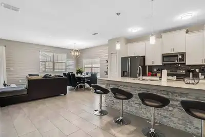 Image de 5 Bd/ 4 Ba/ Storey Lake (4813 Ml)