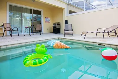 Image de Lovely 3 Bd Townhome With Pool & Balcony! (2008)