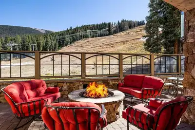 Image de Lone Eagle Condo 3 chambres Ski-In, Ski-Out. Ski enfant gratuit
