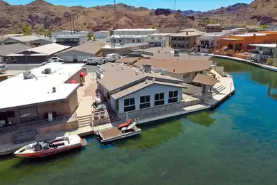 Image de Beautiful Moovalya Keys Waterfront -- 3 bed/3 bath with boat dock