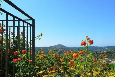 Image de Magnolia pour 6 personnes (2 chambres) villa avec piscine, collines et vue sur la mer