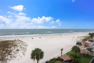 Image de Sea Breeze 401 Nouveau! ! Incroyable Beach Front / Marchez jusqu'à John's Pass!