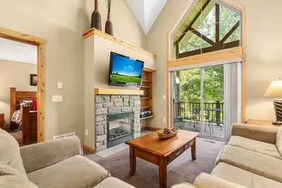 Image de Cabine sur le lac avec terrasse + vue sur la forĂŞt <2 Mi au golf!