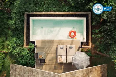Image de villa d'une chambre élégante et contemporaine avec piscine