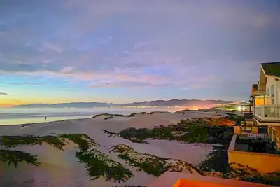 Image de Grande maison face à la plage avec une vue imprenable sur l'océan!