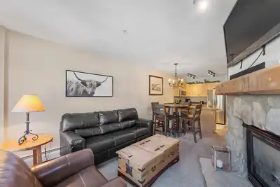 Image de River Run Condo with Private Balcony, Memory Foam Mattress, Walk to Base Area