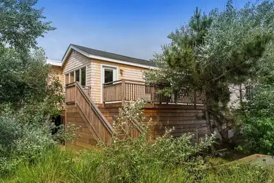 Image de Maison Ocean Bay Park avec climatisation partielle, terrasse, W / D, WiFi - Marchez jusqu'à la plage!