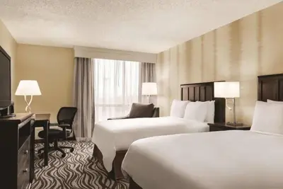Image de Comfort and Convenience! On-Site Restaurant, Free Parking, Indoor Pool